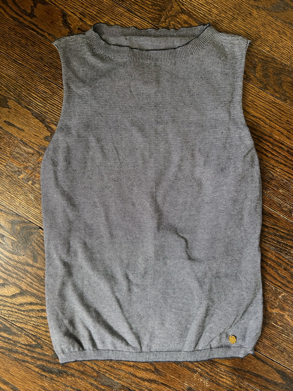 Escada striped tank size small